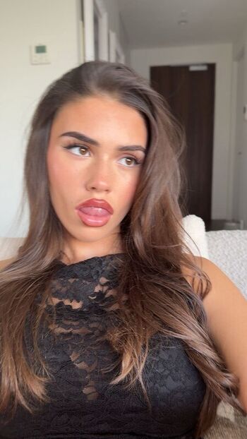 Full leaked Leah halton private onlyfans photo