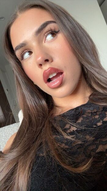 Full leaked Leah halton private onlyfans photo