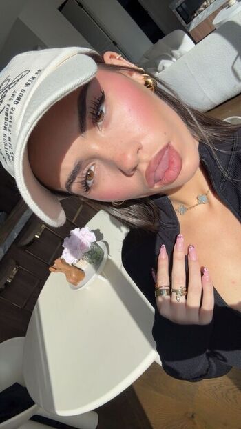 Full leaked Leah halton page private onlyfans photo