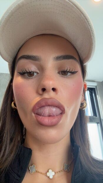 Full leaked Leah halton page private onlyfans photo