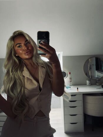 Full leaked Leah rafferty private onlyfans photo