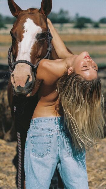 Full leaked Leah rose private onlyfans photo