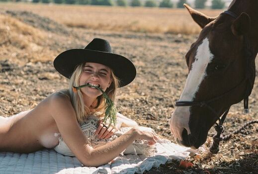Full leaked Leah rose private onlyfans photo