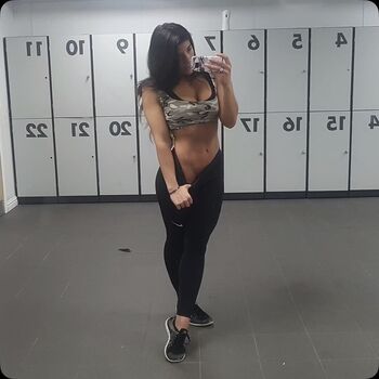 Full leaked Leah shutkever private onlyfans photo