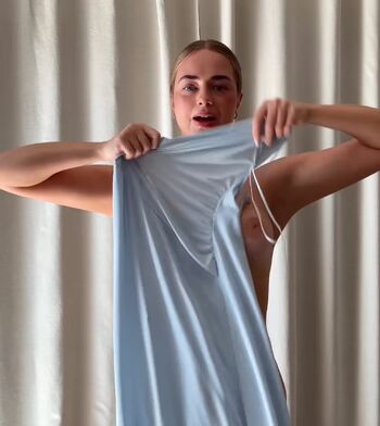 Full leaked Leah violet private onlyfans photo