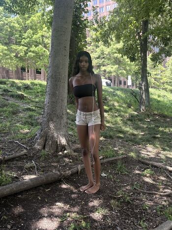 leahhalton_