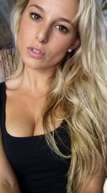 Full leaked Leaxcam private onlyfans photo