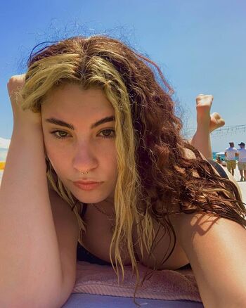 Full leaked Lebanese girls  page private onlyfans photo