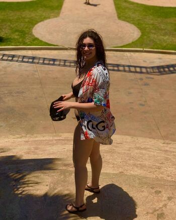 Full leaked Lebanese girls  page private onlyfans photo