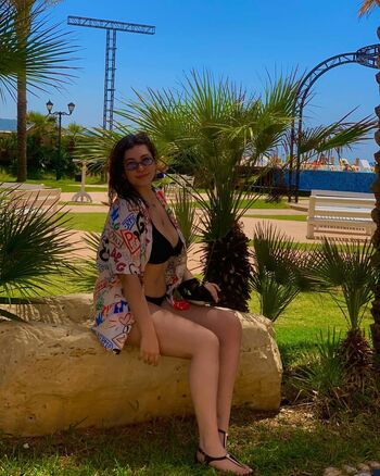 Full leaked Lebanese girls  page private onlyfans photo