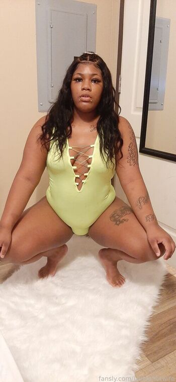 Full leaked Leedahotwife private onlyfans photo