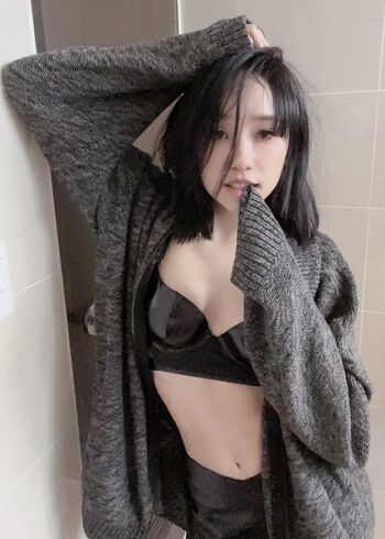 Full leaked Leezipotato private onlyfans photo