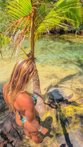 Full leaked Leighton lyons private onlyfans photo