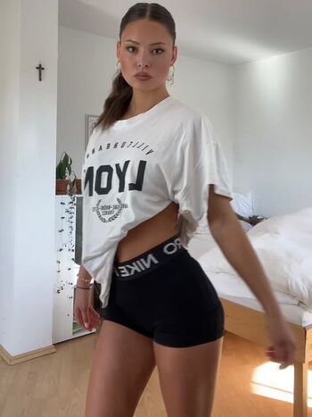 Full leaked Leila nbl page private onlyfans photo