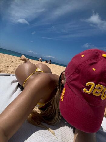 Full leaked Leilaluuu page private onlyfans photo