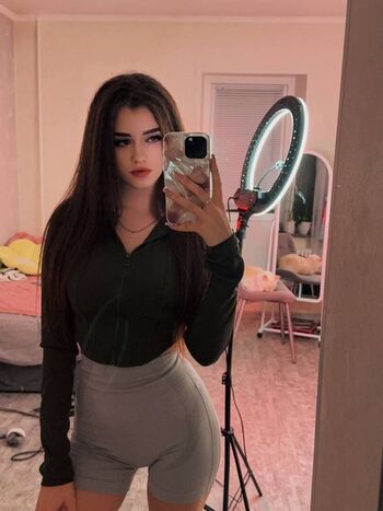 Full leaked Lelyamt private onlyfans photo