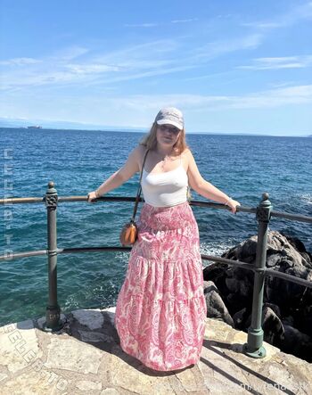 Full leaked Lenaastk private onlyfans photo