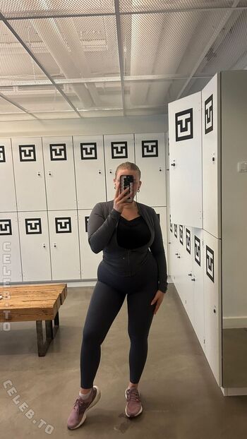 Full leaked Lenadenisee private onlyfans photo