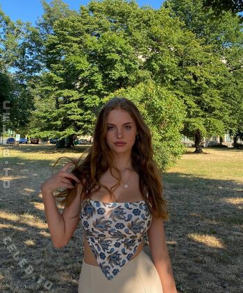 Full leaked Leni dnz private onlyfans photo