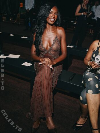 Full leaked Leomie anderson private onlyfans photo