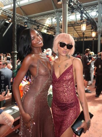 Full leaked Leomie anderson private onlyfans photo