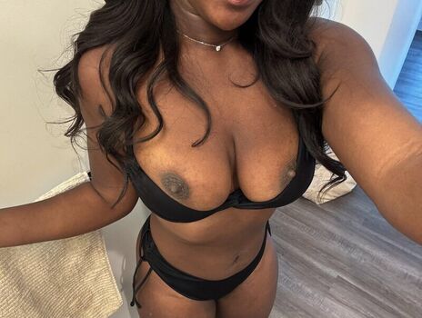 Full leaked Leonatengwana private onlyfans photo