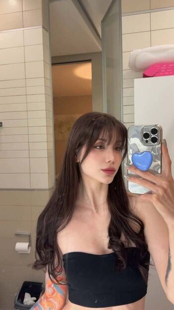 Full leaked Leonesan private onlyfans photo