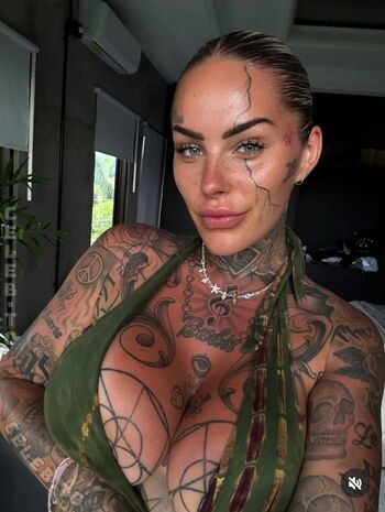 Leoni &Quot;Barbie&Quot; Baltz