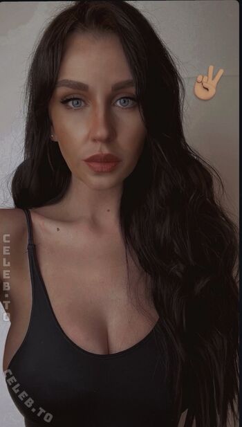 Full leaked Leonie schnbck private onlyfans photo