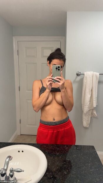 Full leaked Lesham private onlyfans photo