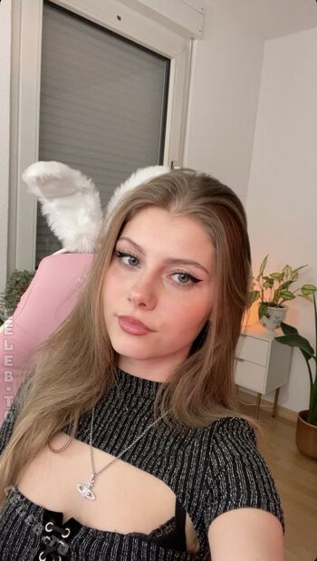 Full leaked Lesley bunny private onlyfans photo