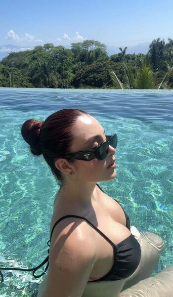 Full leaked Lesli de la torre page private onlyfans photo
