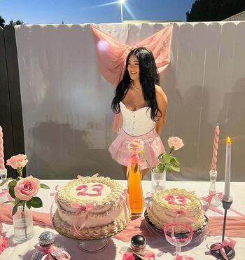 Full leaked Leslyahdz private onlyfans photo