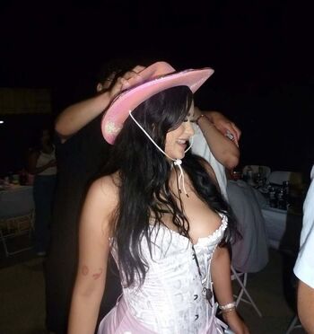 Full leaked Leslyahdz private onlyfans photo