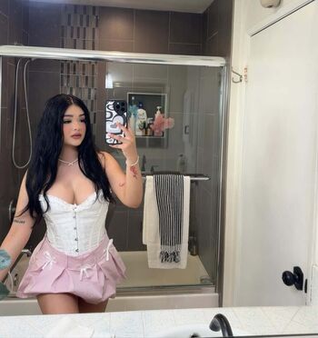 Full leaked Leslyahdz private onlyfans photo