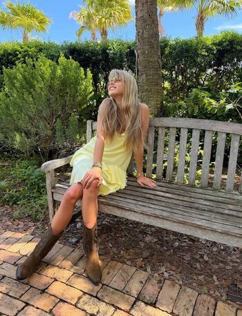 Full leaked Lexi hughes private onlyfans photo