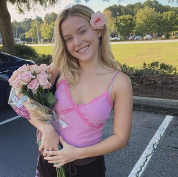 Full leaked Lexi minetree page private onlyfans photo