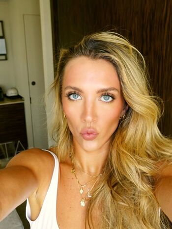 Full leaked Lexie hull private onlyfans photo