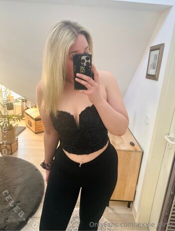 Full leaked Lexxie dirty private onlyfans photo