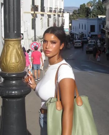 Full leaked Leylarooh private onlyfans photo
