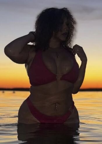 Full leaked Leynapetite private onlyfans photo