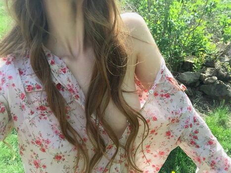 Full leaked Lflorafaunal private onlyfans photo