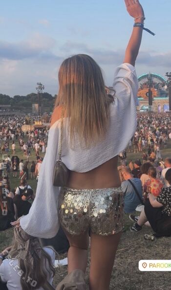 Full leaked Lia bmgn private onlyfans photo
