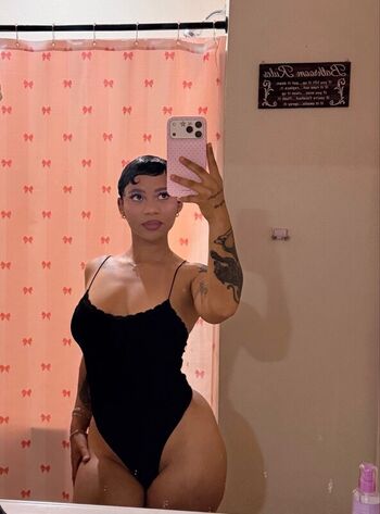 Full leaked Liaaevr private onlyfans photo