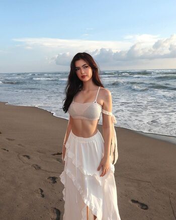 Full leaked Liana mae private onlyfans photo