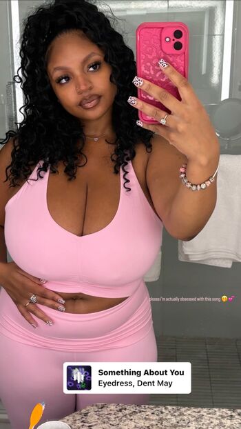 Full leaked Lifeeofjanaeee private onlyfans photo