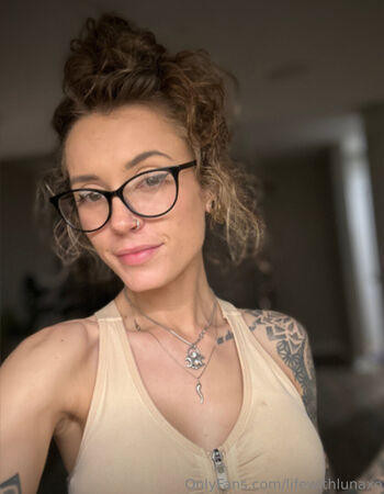 Full leaked Lifewithlunaxo private onlyfans photo