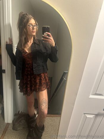 Full leaked Lifewithlunaxo private onlyfans photo