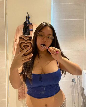 Full leaked Lilasianthiccie page private onlyfans photo
