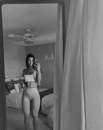 Full leaked Lilawiiams private onlyfans photo